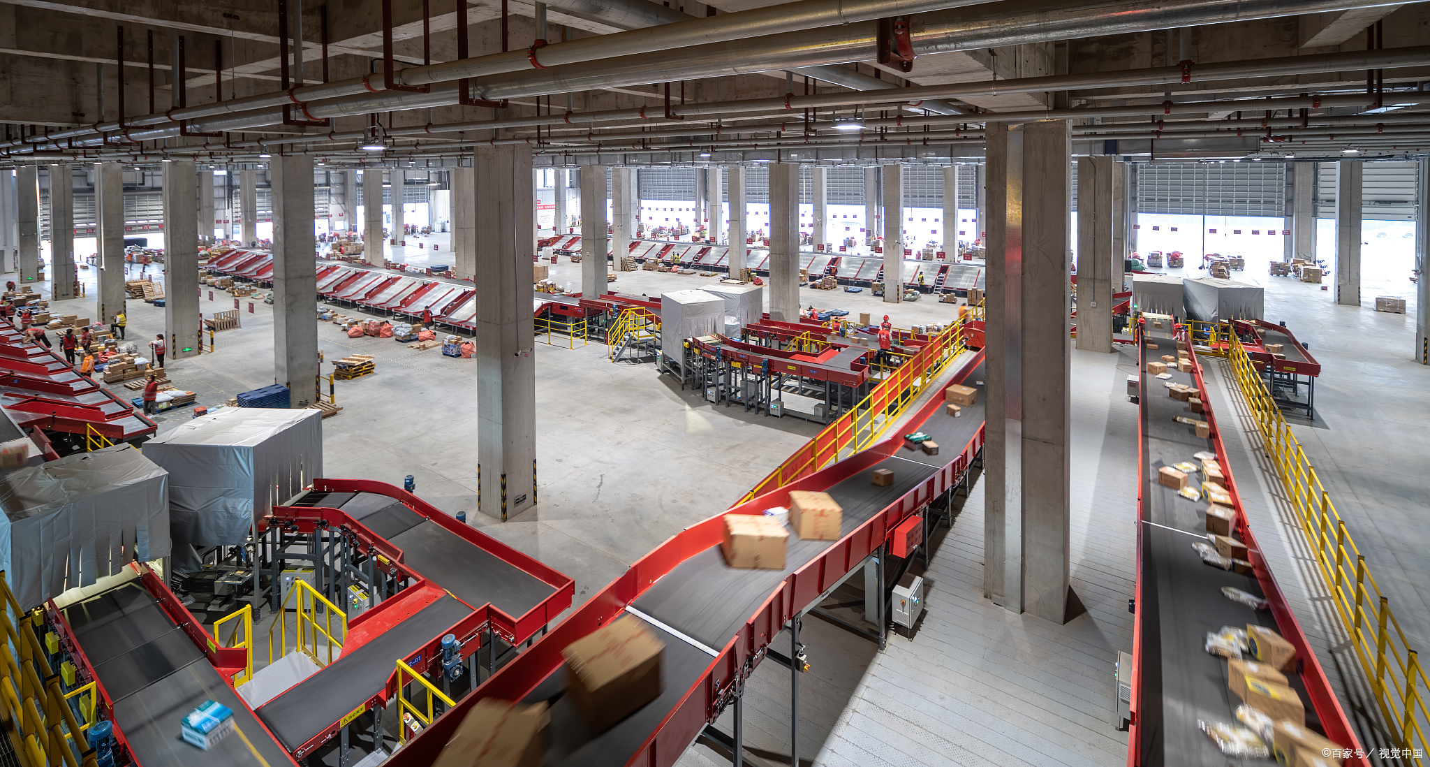 How does the express logistics industry apply automation technology to improve production efficiency and reduce personnel demand?(图1)