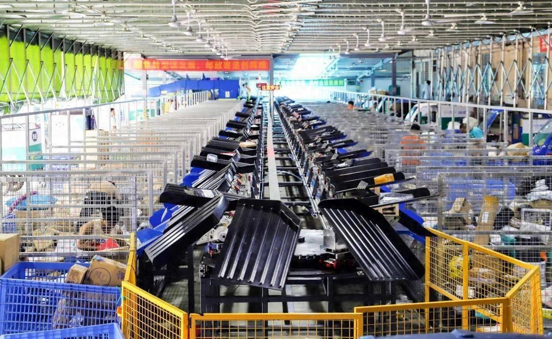 Logistics automatic sorting equipment: flip tray sorting machines for improving efficiency