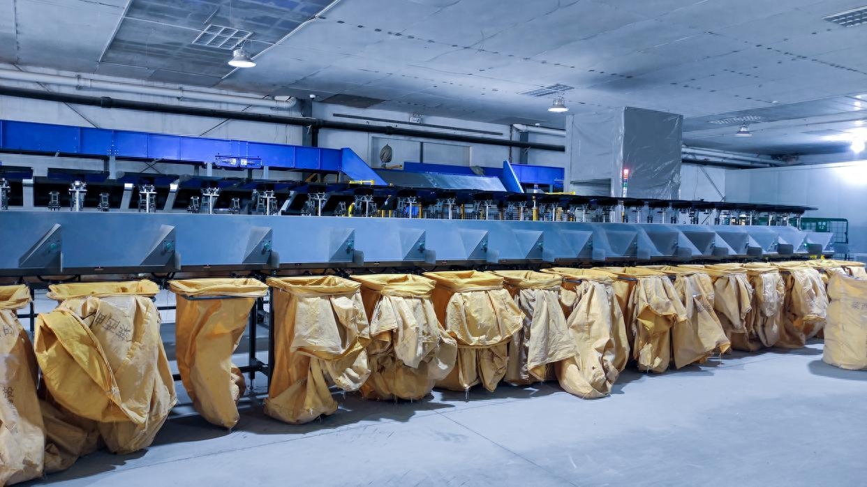 Logistics automatic sorting equipment: flip tray sorting machines for improving efficiency(图4)